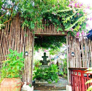 Artist's Place Trat