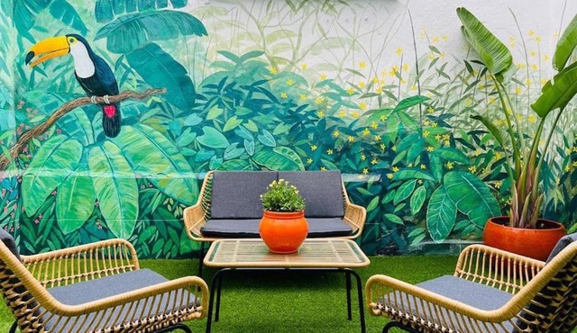 Artistic flat next to Ruzafa Welcome to the Jungle