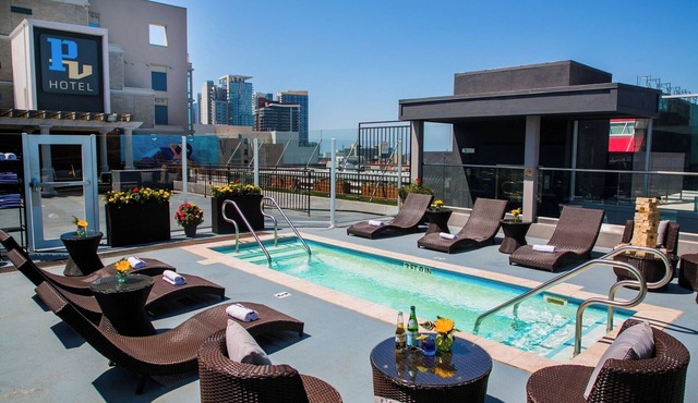 Artistic Studio King Suite Close to San Diego Harbor, Museums and Nightlife