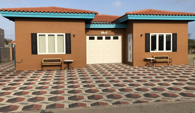 Aruba 2-bedroom duplex for rent. 4 minutes to Eagle Beach and close to shopping.
