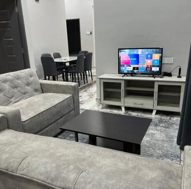 ARZ HomeStay Unit B