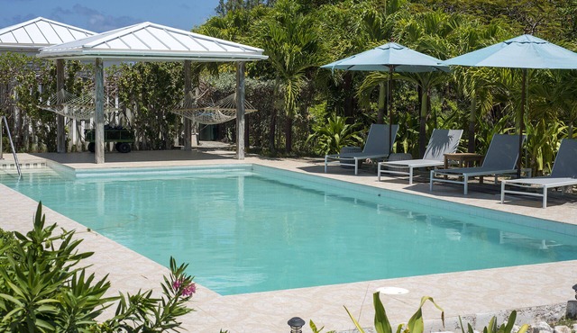 As seen on Bahamas Life! Newly Remodeled Windermere Beach House w/Pool, Club