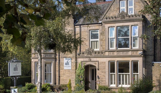 Ascot House Hotel