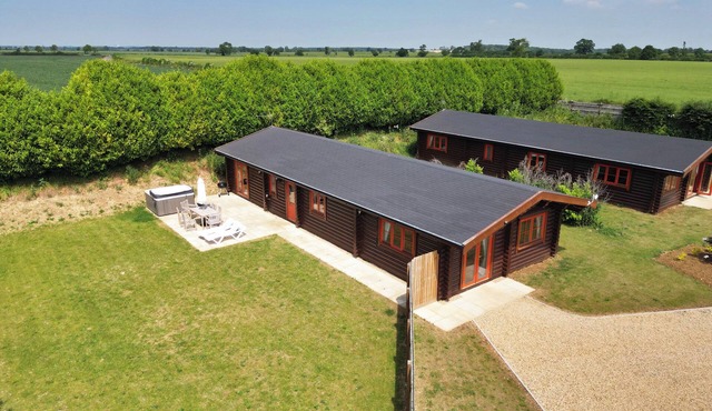 ASH LODGE, character holiday cottage, with pool in Greetham, Rutland