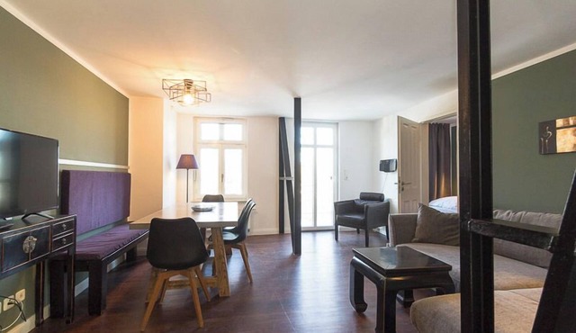 Asia Suite, directly on the Alter Strom - family-friendly/modern/exclusive