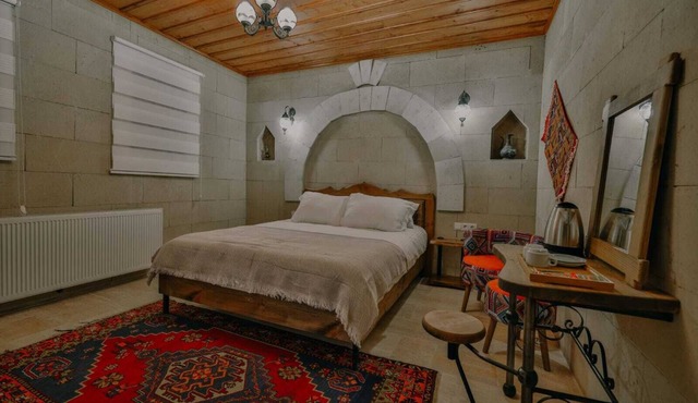ASMA CAVE HOUSE
