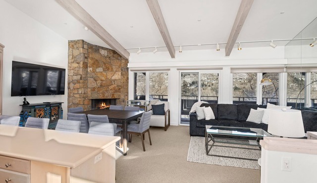Aspen Alps Comfortable Three Bedroom Condo alongside Aspen Mountain