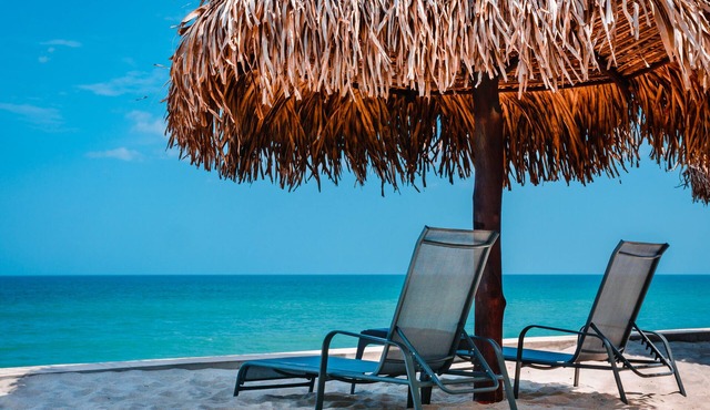 ASTOUNDING OCEANFRONT ONE BEDROOM APARTMENT - TRITON SUITE