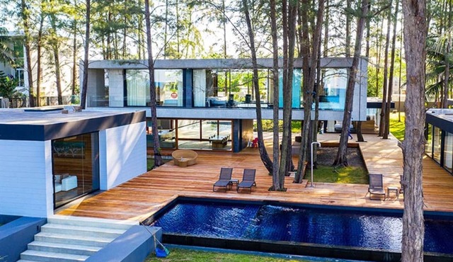 At Last You and Your Friends Can Rent a Luxury Villa with 24/7 Concierge