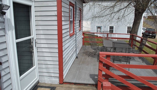 At Ships Quarters "Olaf" Suite. Downtown Bayfield Sleeps 2. Private entrance.