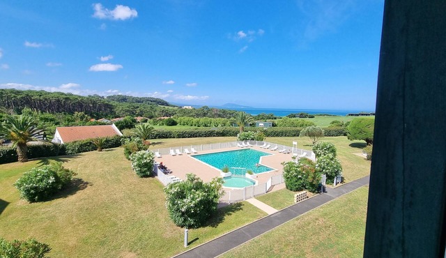 At the gates of Biarritz, swimming pool, tennis court, golf course, children's playground, beaches within walking distance