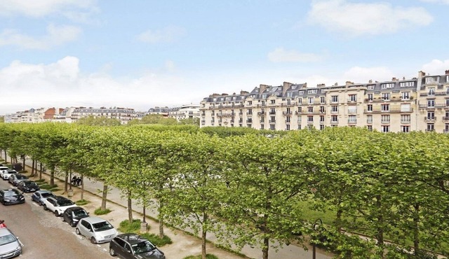 At The Junction Of The Hôtel Des Invalides And The Eiffel Tower