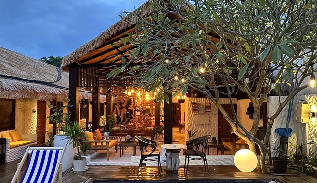 Atholhu Residence