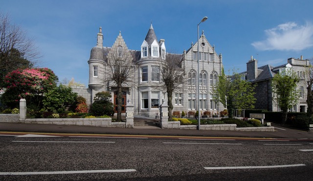 Atholl Hotel