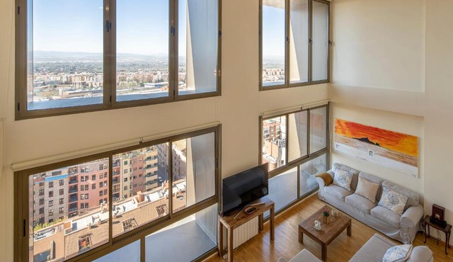 Atico Top Granada, Penthouse, 18-19th floor, City Centre, Views, Terrace, Free Parking