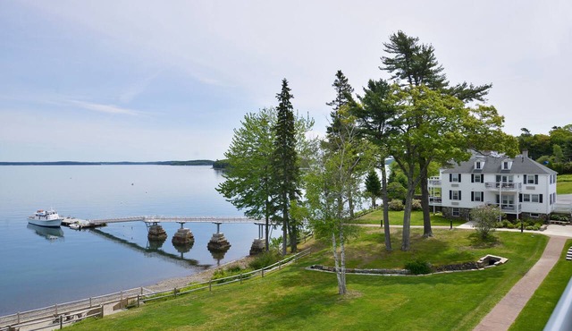 Atlantic Oceanside Hotel & Conference Center
