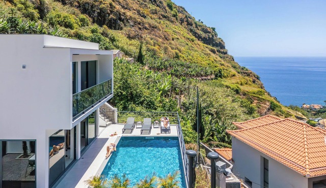 Atlantic Pebble Villa