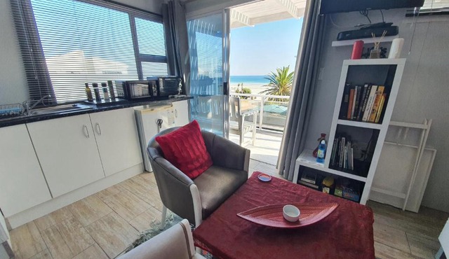 Atlantic Studio - Compact unit with Sea Views