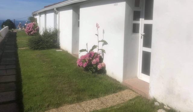 Attached bungalow/Small bungalow/Small cottage