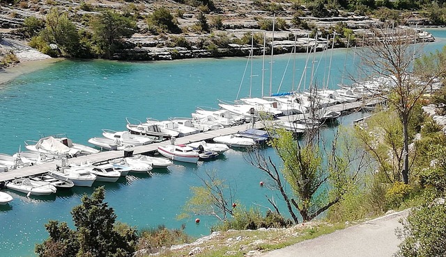 Attached Provencal Villa with Private Pool and panoramic views overlooking lake