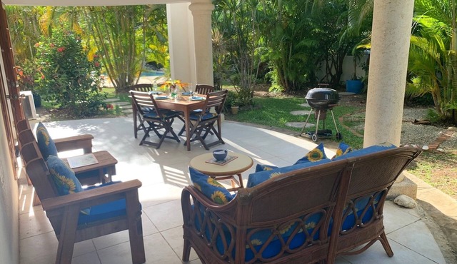 ATTRACTIVE self contained apartment in a 2 storey villa Spacious & well equipped