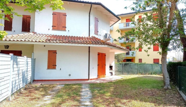 Attractive villa with garden