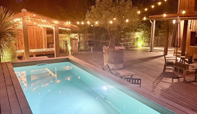 Atypical villa "Cabane Oléron" with heated swimming pool