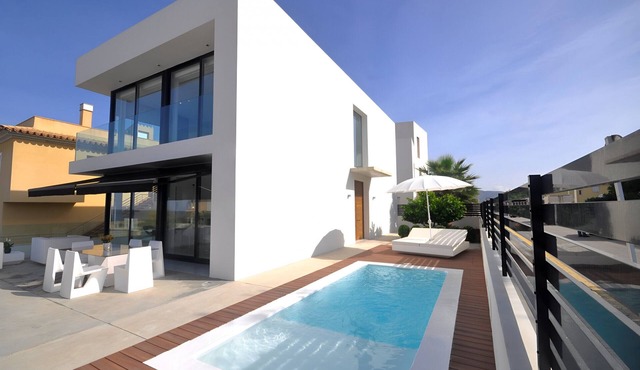 Atzur Plus 177 modern villa with private pool, air-conditioning, gym and BBQ