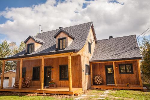Au Chic Chalet des Chutes Chic Chalet
