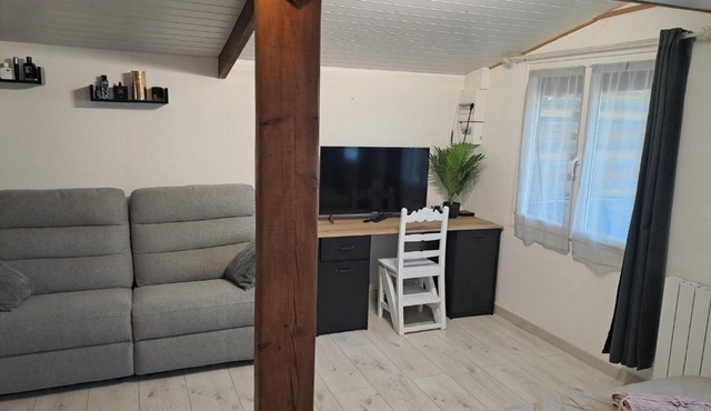 Audenge chalet with terrace pool & parking