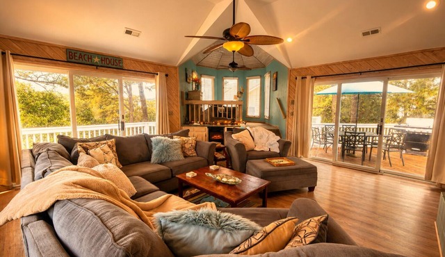 Aug 15-22! Weekly discount! Sunset water views and free resort amenities!