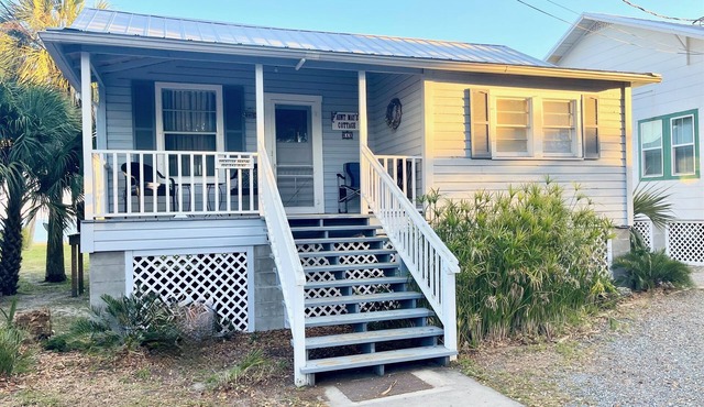 Aunt May's - Waterfront Cottage in Cedar Key!