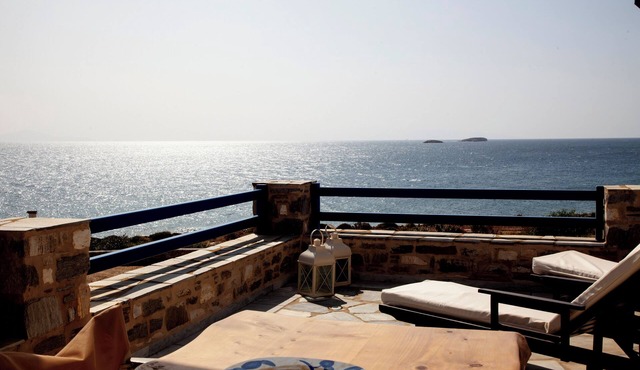 AURA PAROS