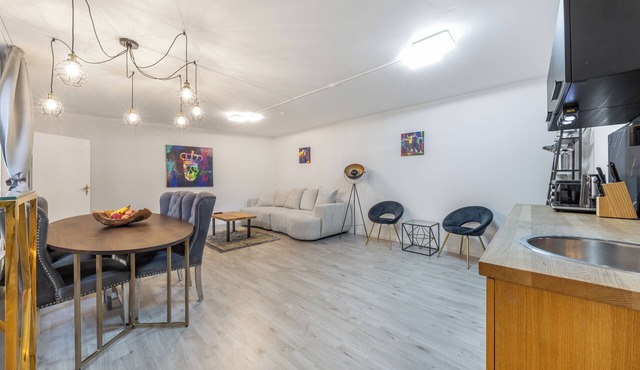 Aurion City - Central design apartment with outdoor area