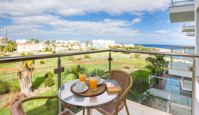 Austin - Coralli BeachFront, Sea View Apartment