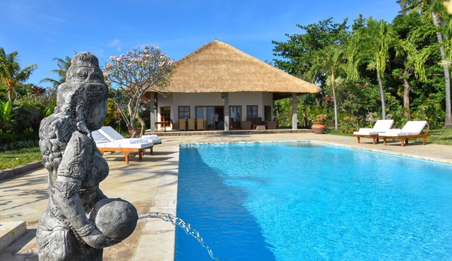 Authentic Balinese Beachfront Villa & Private Pool