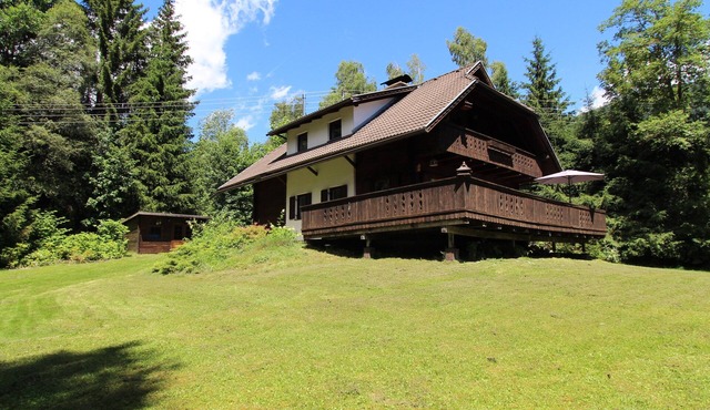 Authentic chalet with sauna and a large garden