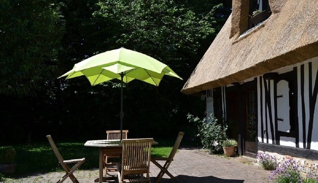 Authentic cottage between Honfleur & Rouen, with SPA. and wellness option
