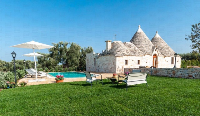 Authentic historic Trullo with pool