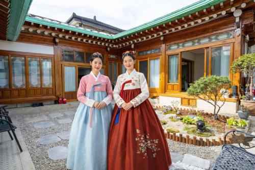 Authentic Leedo Hanok
