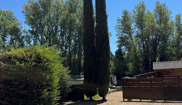 Authentic Luberon, lodge-style house in the heart of nature