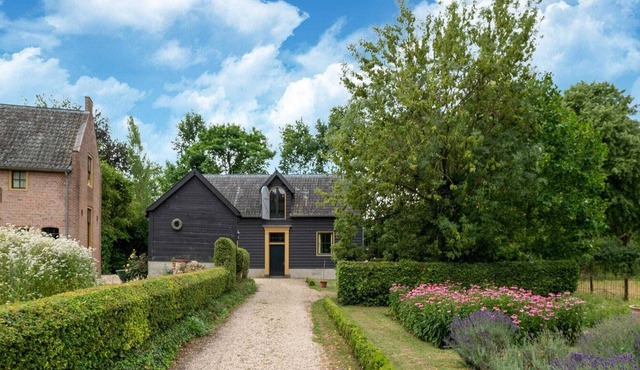 Authentic Mansion in Deil near Lake
