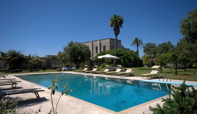 Authentic masseria near the beach, with large garden and pool