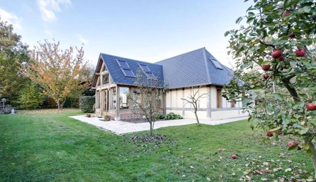 Authentic Normandy farmhouse near Pont-Audemer, 40 min from Deauville -Trouville