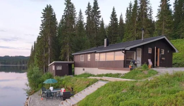 Authentic Norwegian Cabin with Stunning Lake Views - Cottage with Fishing