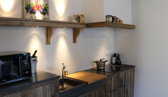 Authentic private cottage, beach a 15-minute walk 😍!