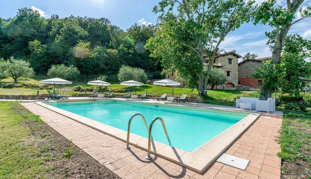 Authentic residence in the middle of nature with pool.