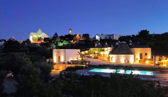 Authentic Residences in Trulli. A panorama of relaxation