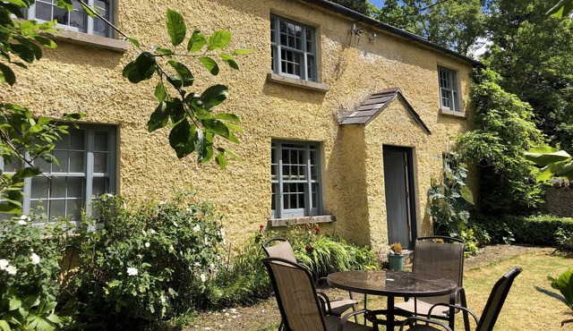 Authentic restored Irish farmhouse & garden in quiet unspoiled Cavan countryside