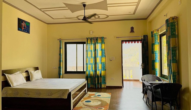 Authentic Rishikesh Stay Cozy 2-Room Homestay